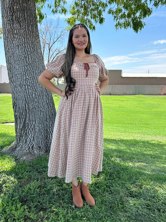 Mary Soft Prairie Square Neck Gingham
Smocked Midi Dress