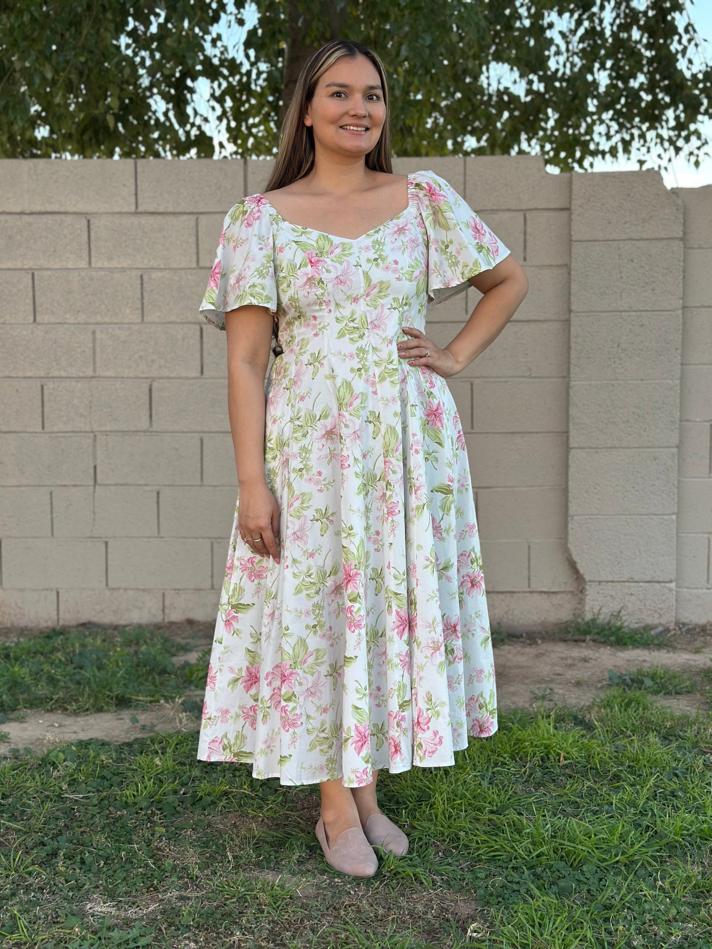 Lili - Floral Sweetheart Midi Dress